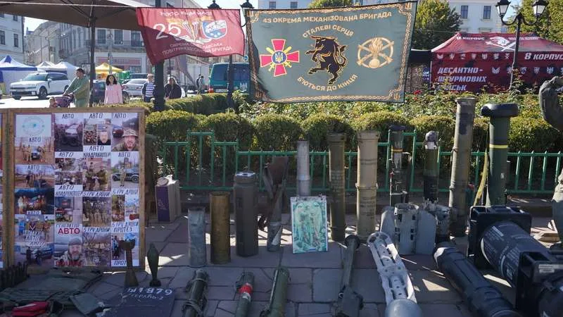 Що відбувається у центрі Чернівців зараз: фоторепортаж з Дня міста