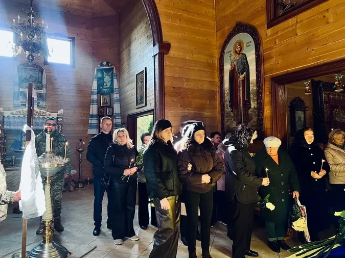 На Волині попрощалися із Героєм Миколою Іваніщуком, який півтора року вважався зниклим безвісти(фото)