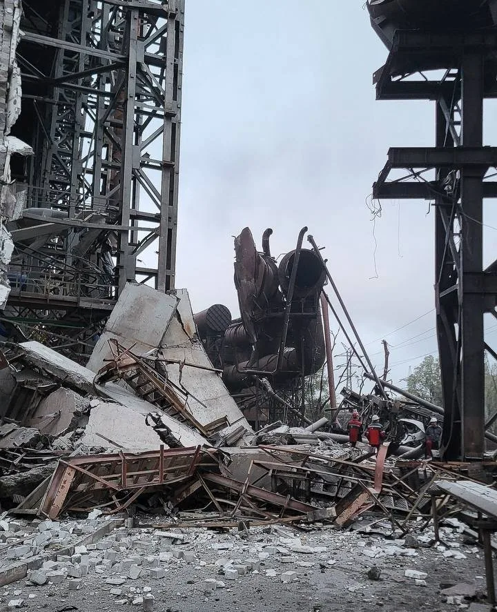 Запоріжсталь. Сьогодні вночі росіяни знову вдарили по промисловому гіганту – ще шість балістичних ракет