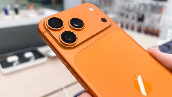 В Україні податківці виявили продаж iPhone 18 без чеків