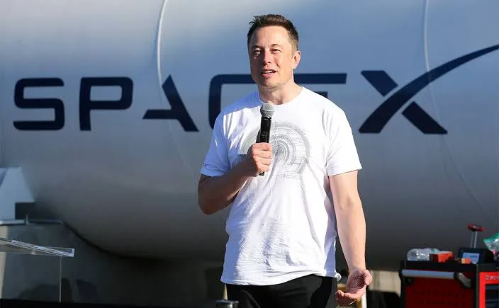 Ілон Маск подарує акції SpaceX кожній дитині у США