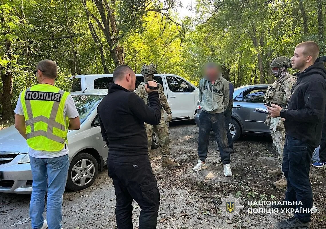 Понад 3,5 тисячі набоїв і шість одиниць зброї: у Дніпрі викрили торговця - 15.10.2026