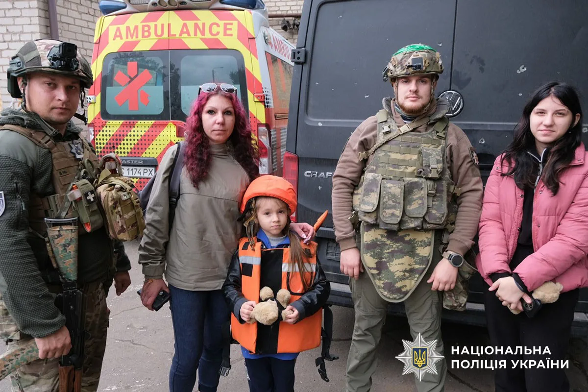 "Дорога життя": з Краматорська евакуювали ще дві родини з дітьми та літніх людей