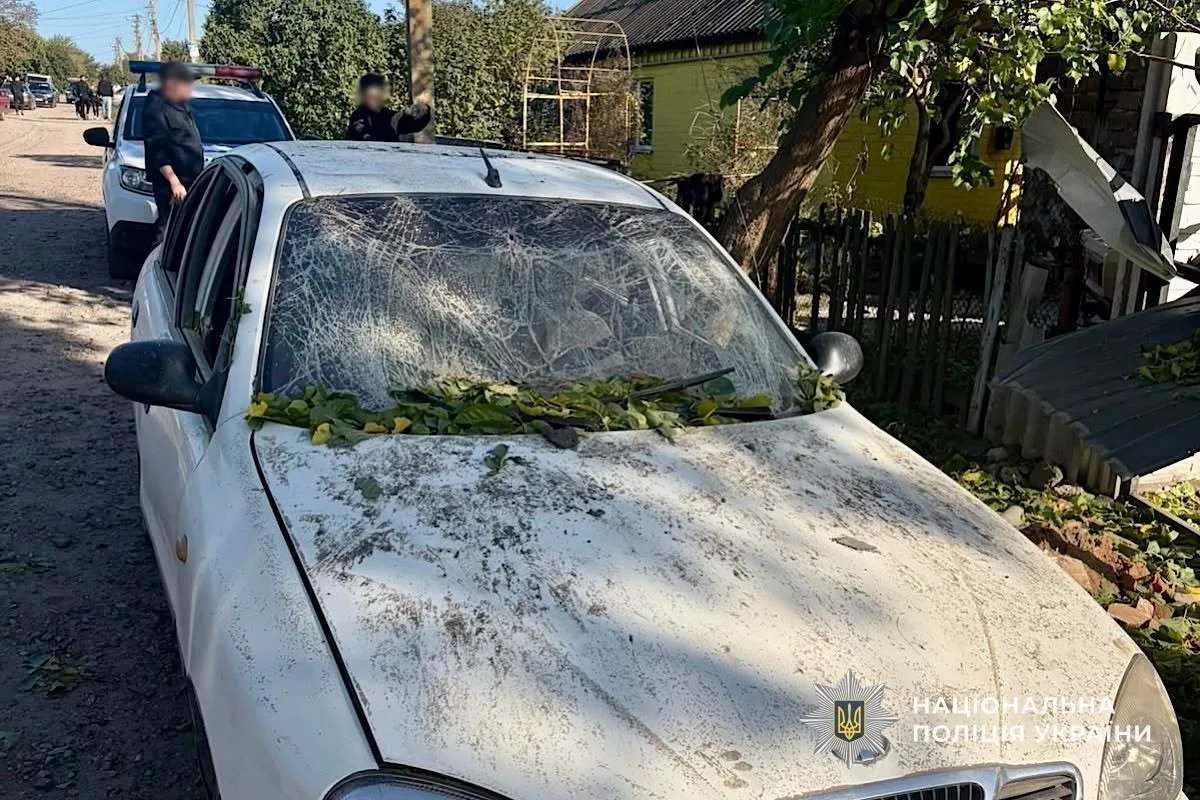 На Дніпропетровщині внаслідок ворожих обстрілів травмовано людину: поліція фіксує злочини рф - 26.10.2026