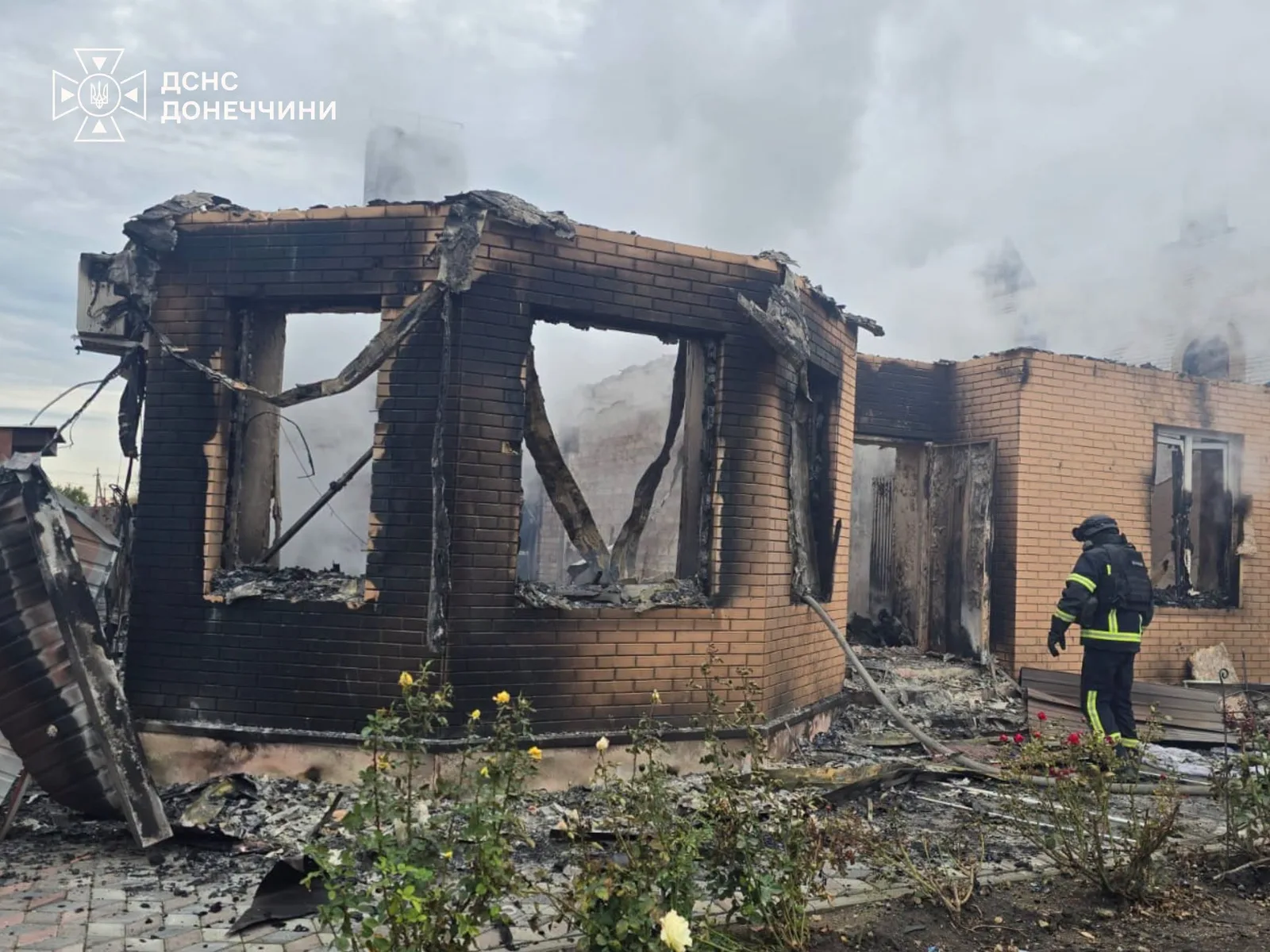 Росіяни вдарили по будинку в Краматорську 22 жовтня: з-під завалів дістали тіло людини