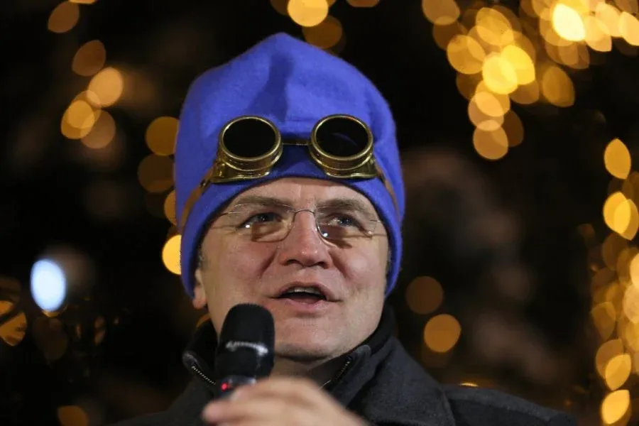 «Бронювання для еліти» та мільйони Садового