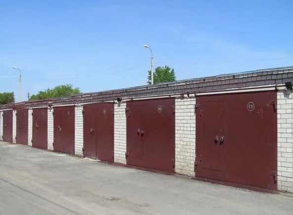 У гаражного кооперативу у Львівській тергромаді забрали дві земельні ділянки
