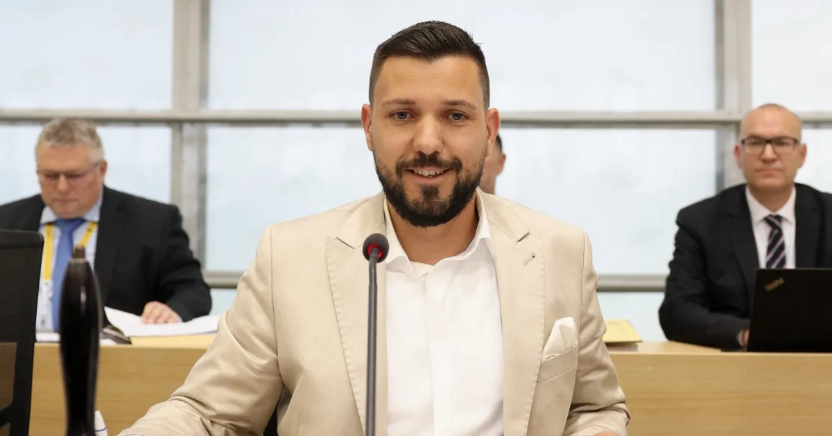 Представник ультраправої AfD Рауш очолив парламент федеральної землі. Це вперше в історії Німеччини