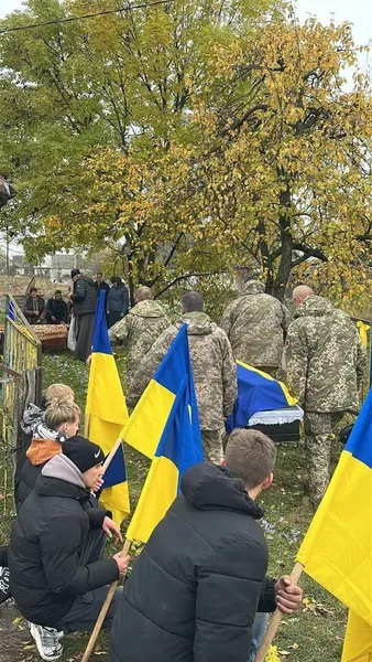 Помер від важкого поранення: на Волині попрощалися з Героєм Романом Лисюком (фото)