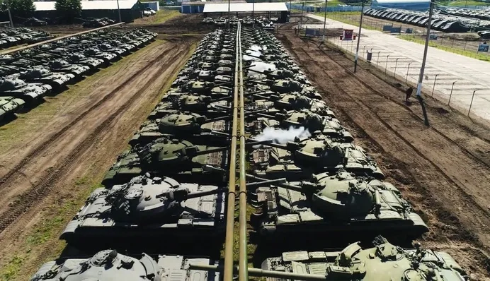 РФ почала поповнювати спорожнілі бази зберігання військової техніки біля кордонів НАТО — TMT