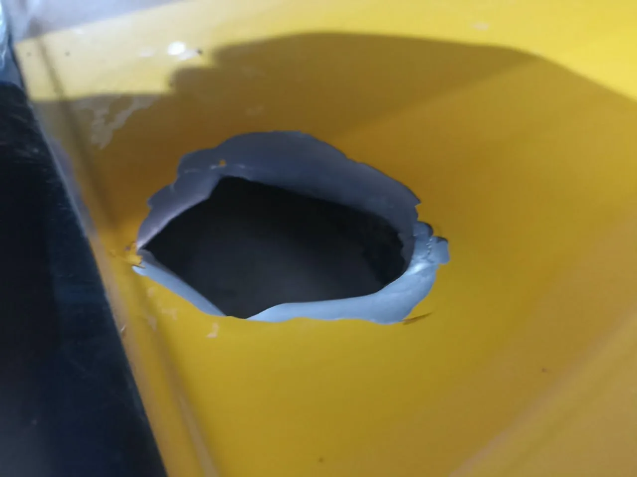 Два FPV-дрони переслідували авто газовиків у Краматорську: водій врятувався