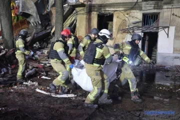 Ворожий удар по п'ятиповерхівці у Харкові: кількість загиблих зросла до чотирьох