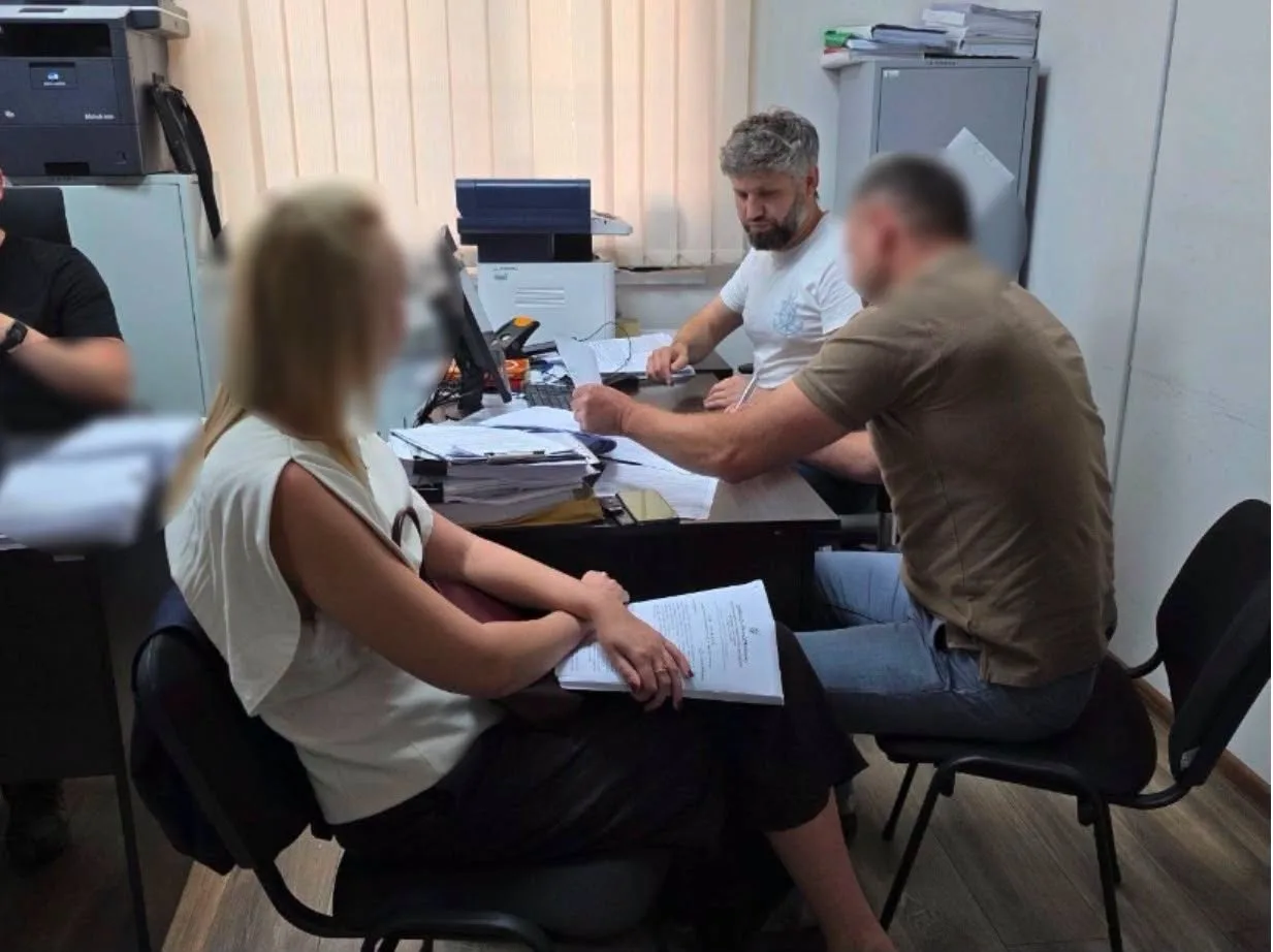 На Прикарпатті посадовців Держпраці обвинувачують у системних поборах з бізнесу та приховуванні загибелі й травмування працівників
