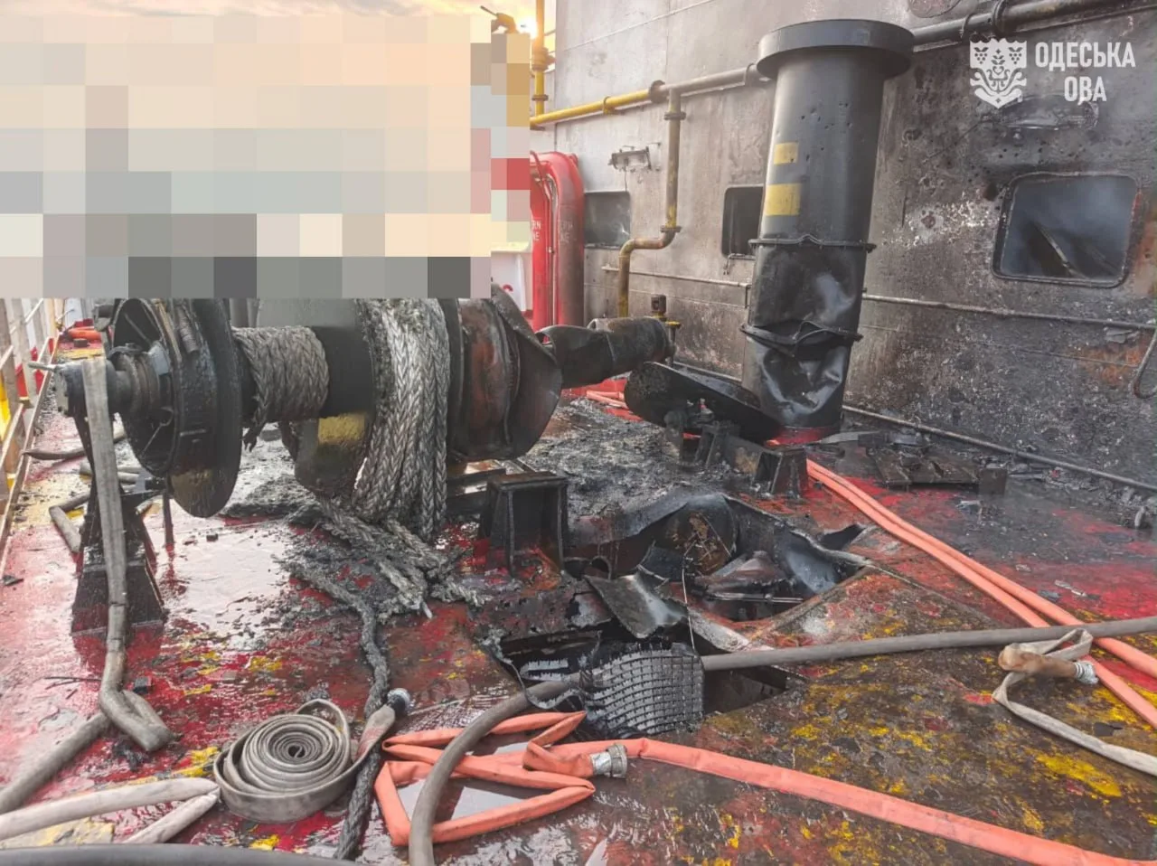Росія вдарила по цивільному судну в Чорному морі: є загиблий та поранені