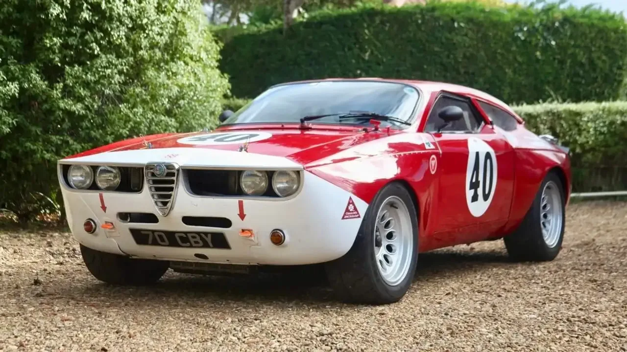 От классики до гоночного зверя: старую Alfa Romeo превратили в болид с 180-сильным двигателем