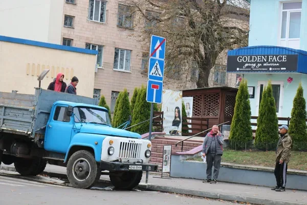 У Горохові змінили рух на двох вулицях: що потрібно знати водіям (фото)