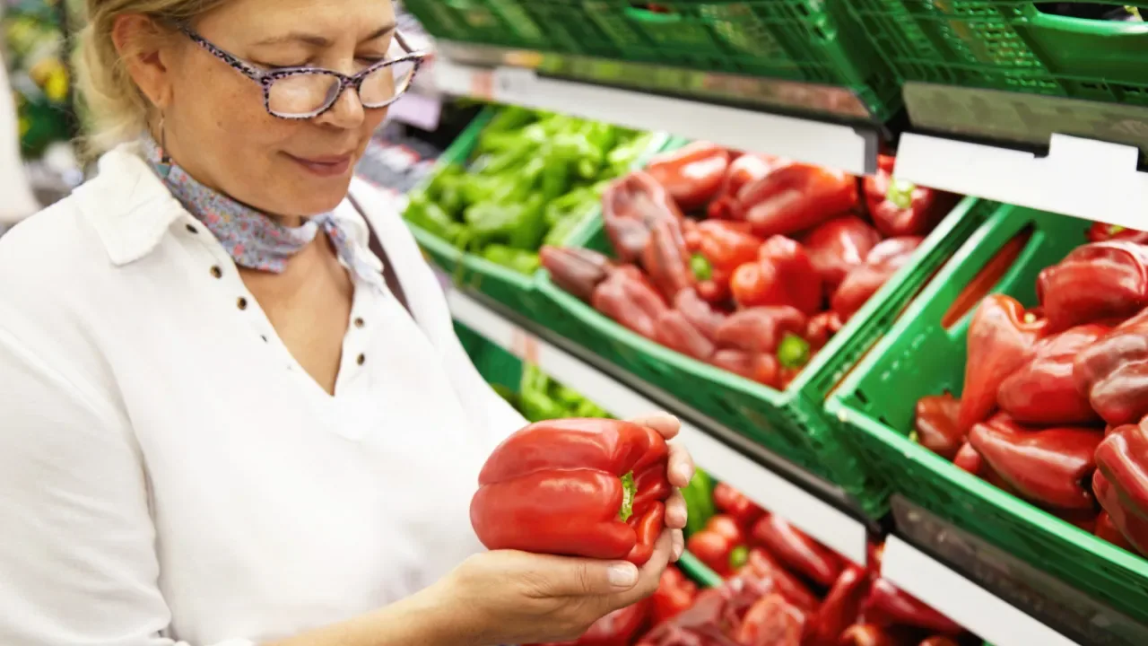 Ціни на продукти знову зростуть: що подорожчає в Україні восени
