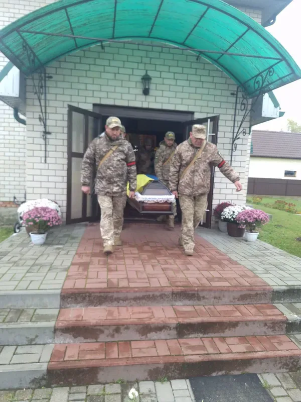 На Волині попрощалися із полеглим захисником Андрієм Смолярем (фото)