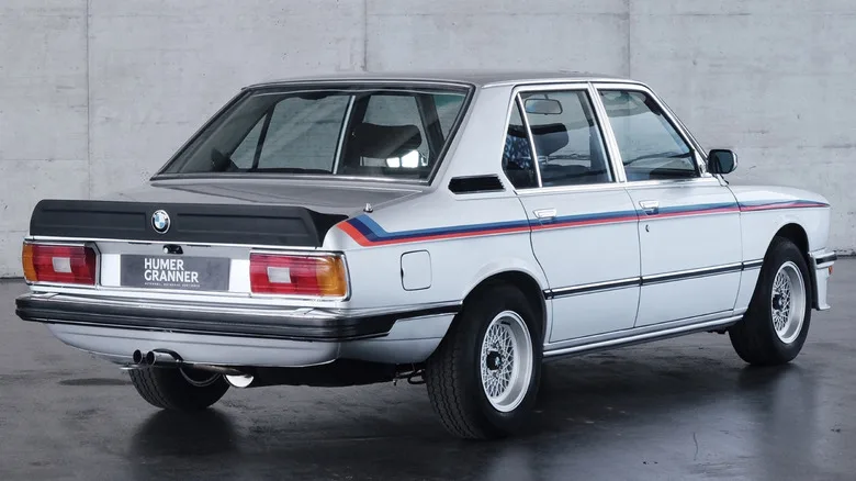 BMW E12 Motorsport, вид сзади, аукционный лот