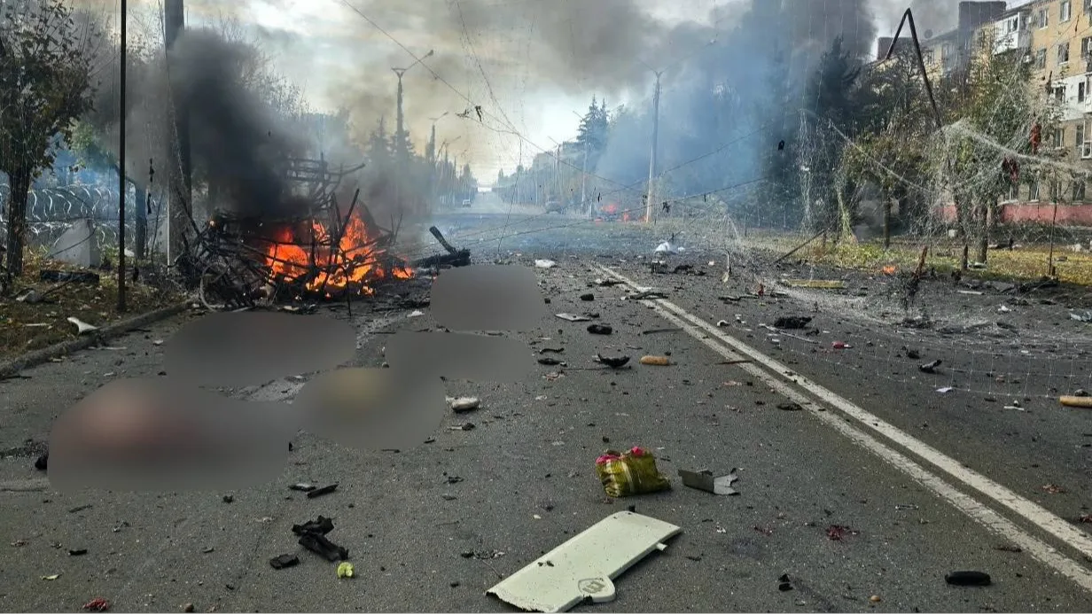 Росіяни вдарили по рейсовому автобусу в Краматорську: 12 людей загинули, 11 постраждали