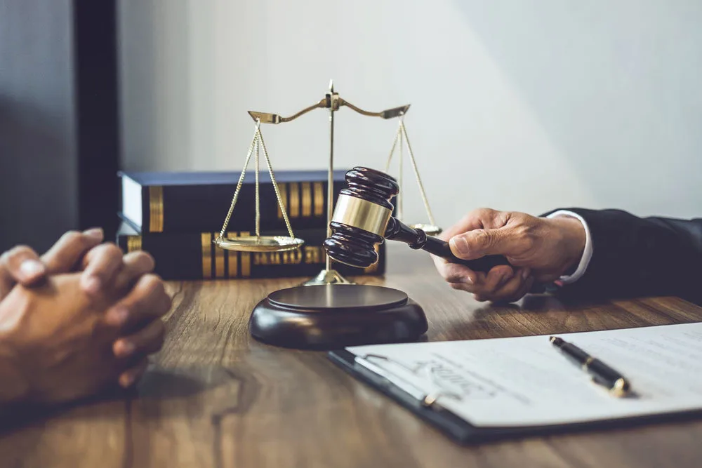 Держреєстраторку на Львівщині засудили за реєстрацію нерухомості без належних документів
