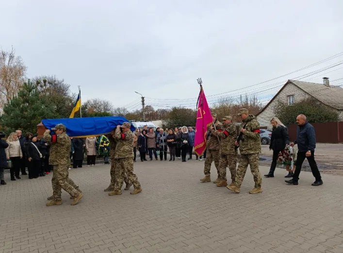 У Сумах попрощалися із полеглим захисником Сергієм Педосом