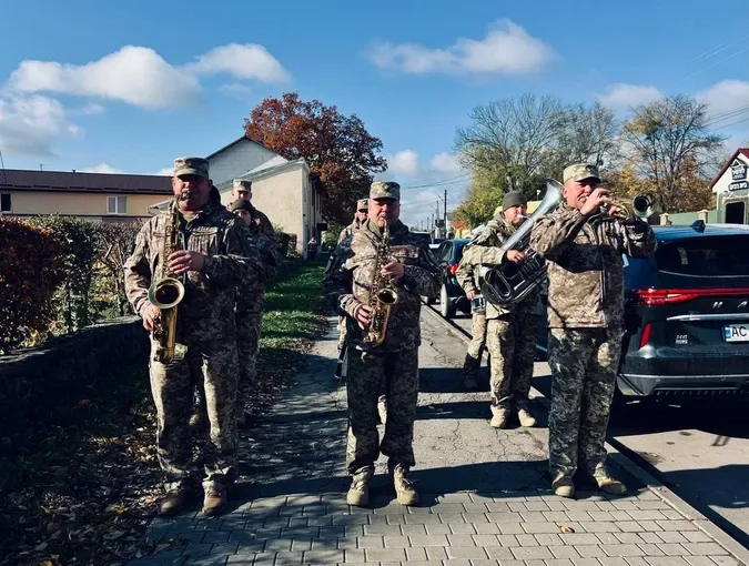 На Волині попрощалися із Героєм Миколою Іваніщуком, який півтора року вважався зниклим безвісти(фото)