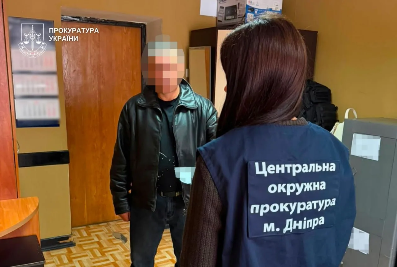 У Дніпрі викрили групу з шести осіб, які виготовляли та збували наркотики - 21.10.2026