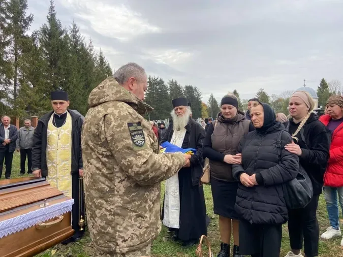 У громаді на Волині попрощалися із Героєм Олександром Шуміком (фото)
