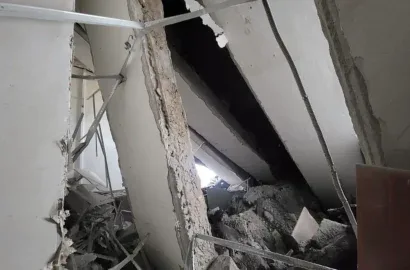 Пошкоджені приміщення податкової служби в Миколаєві після нічної російської атаки