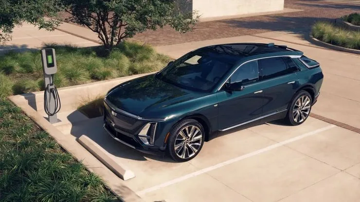 Автомобиль Cadillac Lyriq 2026 года