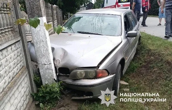 На Буковині судитимуть водія BMW, який напідпитку врізався в електроопору