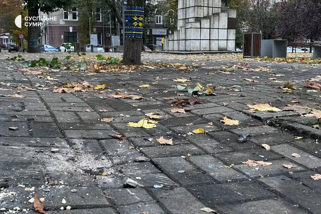 Російський дрон вибухнув у центрі Сум