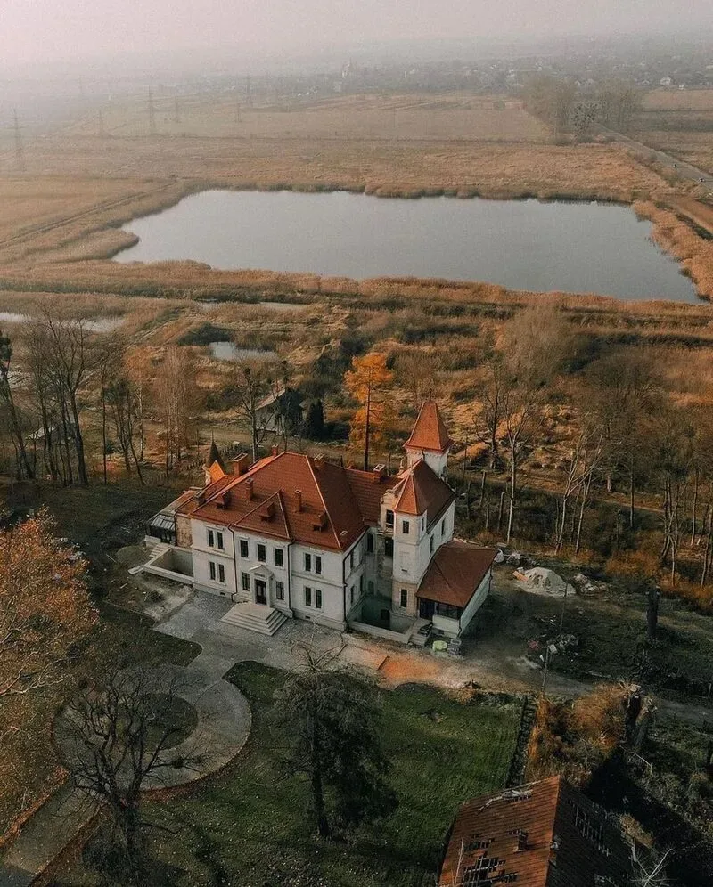 Скелі, давні фортеці та палаци: куди поїхати на Львівщині восени - 16