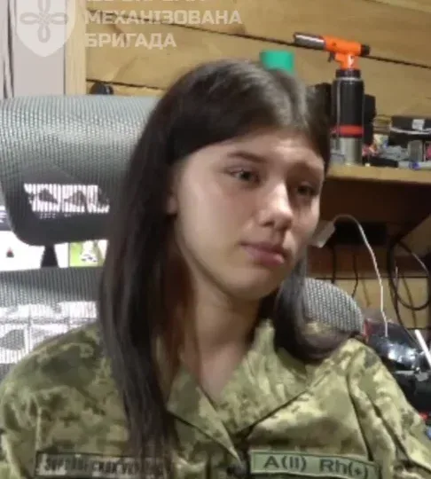 Робила сухпайки для ЗСУ — тепер вчиться літати на FPV: 18-річна «Джейн» долучилася до 159-ї бригади 