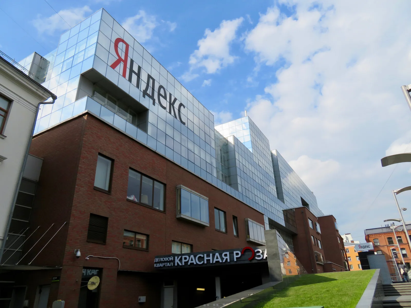 У Росії масово збоять сервіси Yandex після ударів по ключових дата-центрах