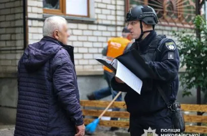 Наслідки ворожої атаки на Миколаїв: пошкоджені житлові будинки та автомобілі