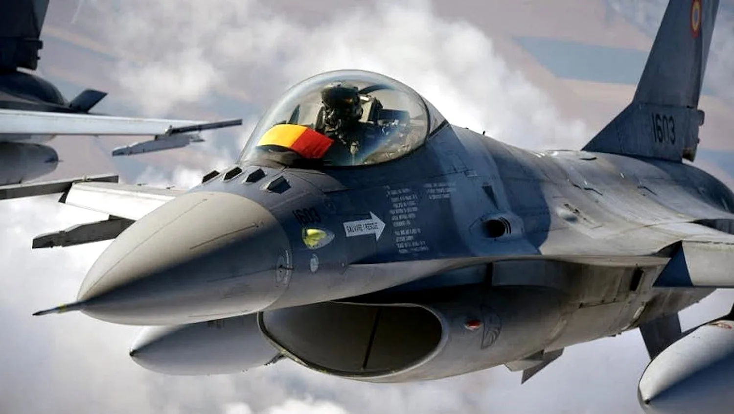 Нашла коса на камень: румынские F-16 сбили над Черным морем два беспилотника рф