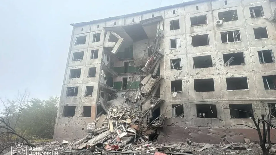 Росіяни вдарили по багатоповерхівках у Слов’янську: семеро людей поранені 