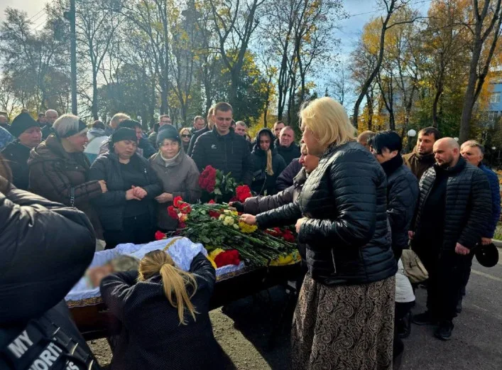 У Глухові попрощалися із загиблим прикордонником Сергієм Масалітовим