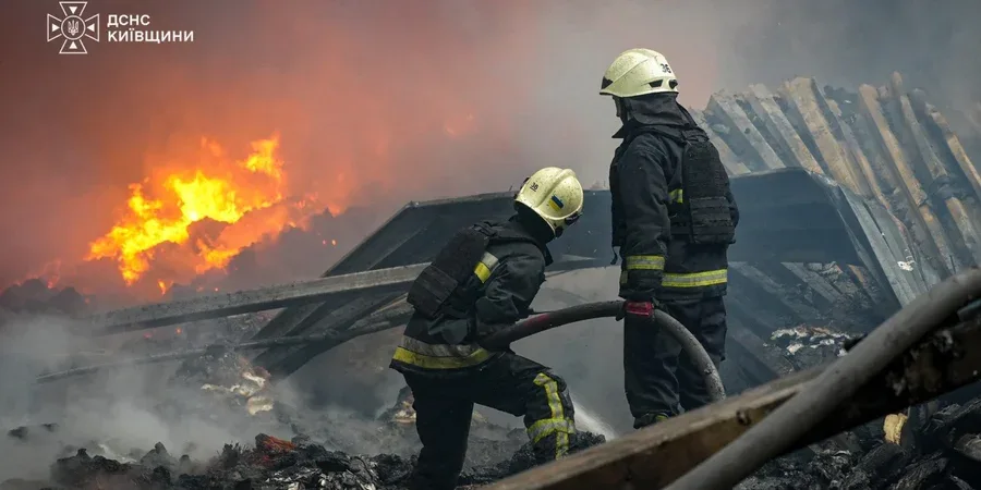 рф вдарила по Україні 160 дронами, більшість з яких — реактивні