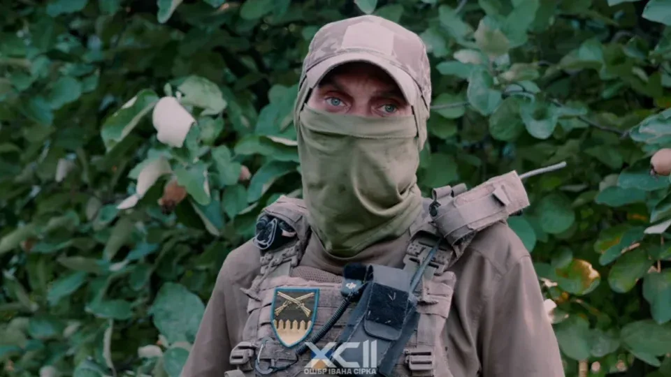 «Морячок, тобі відповідь»: після місяця на позиції боєць почув від сестри одне «дякую» — і розплакався 