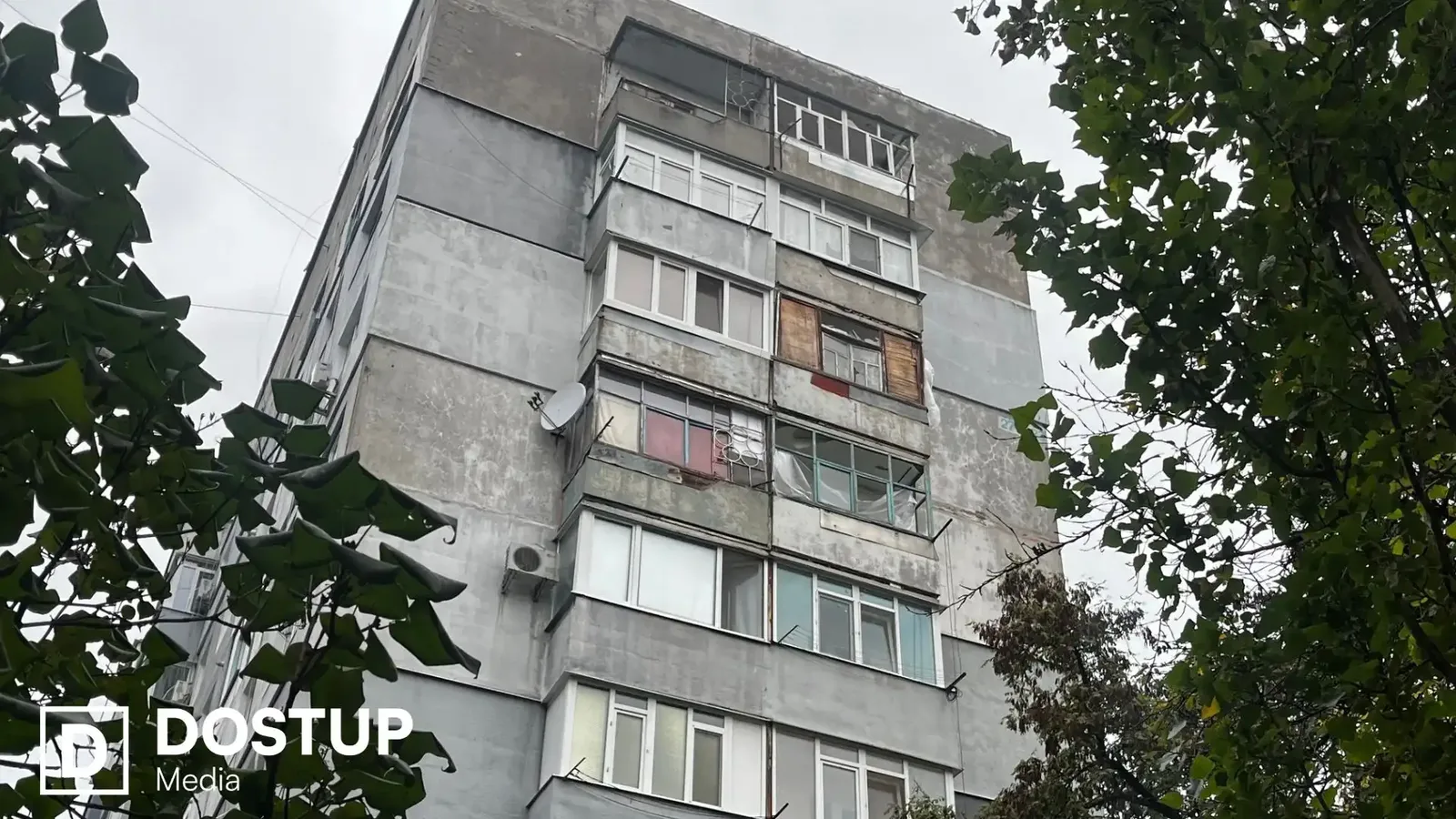 Що з дахом, ліфтом і вікнами: як відновлюють будинок на Героїв України у Кропивницькому після російської атаки