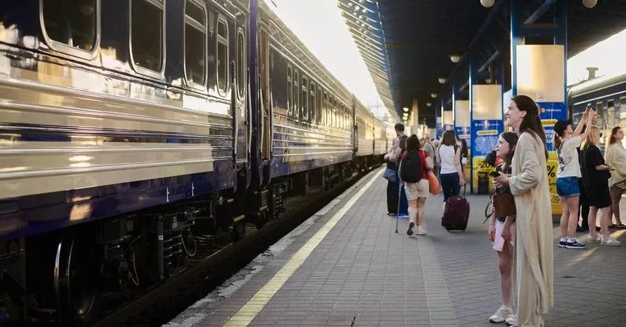 В движении "Укрзалізниці" значительные сбои – поезда курсируют с задержками в несколько часов