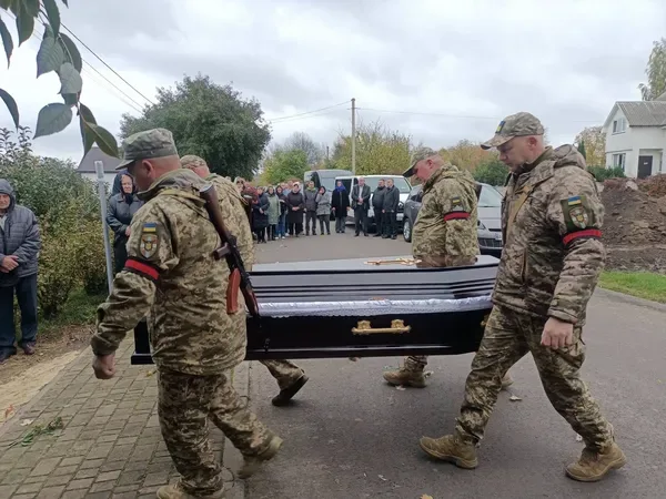 Пережив пекло полону, але серце зупинилося в лікарні:&nbsp;на Волині попрощалися з воїном Вадимом Яковським (фото)