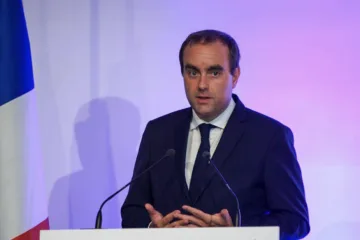 Прем'єр Франції на тлі протестів пообіцяв перші рішення щодо ліцеїв до кінця жовтня