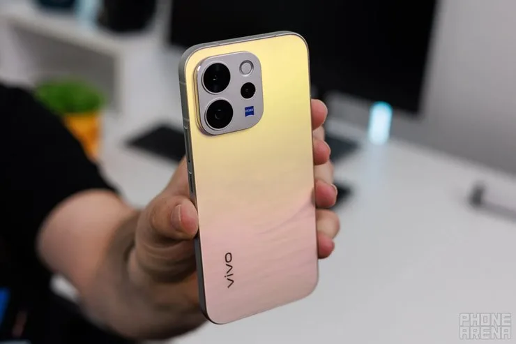 Vivo V70