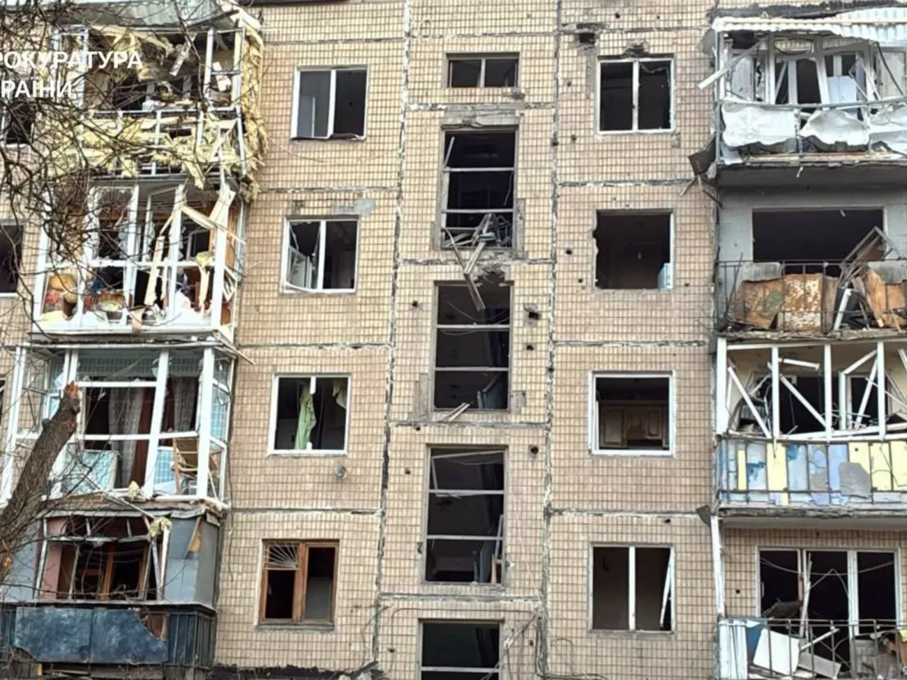 Окупанти скинули КАБ на Харків: 39 постраждалих, є загиблі. Під завалами можуть бути люди