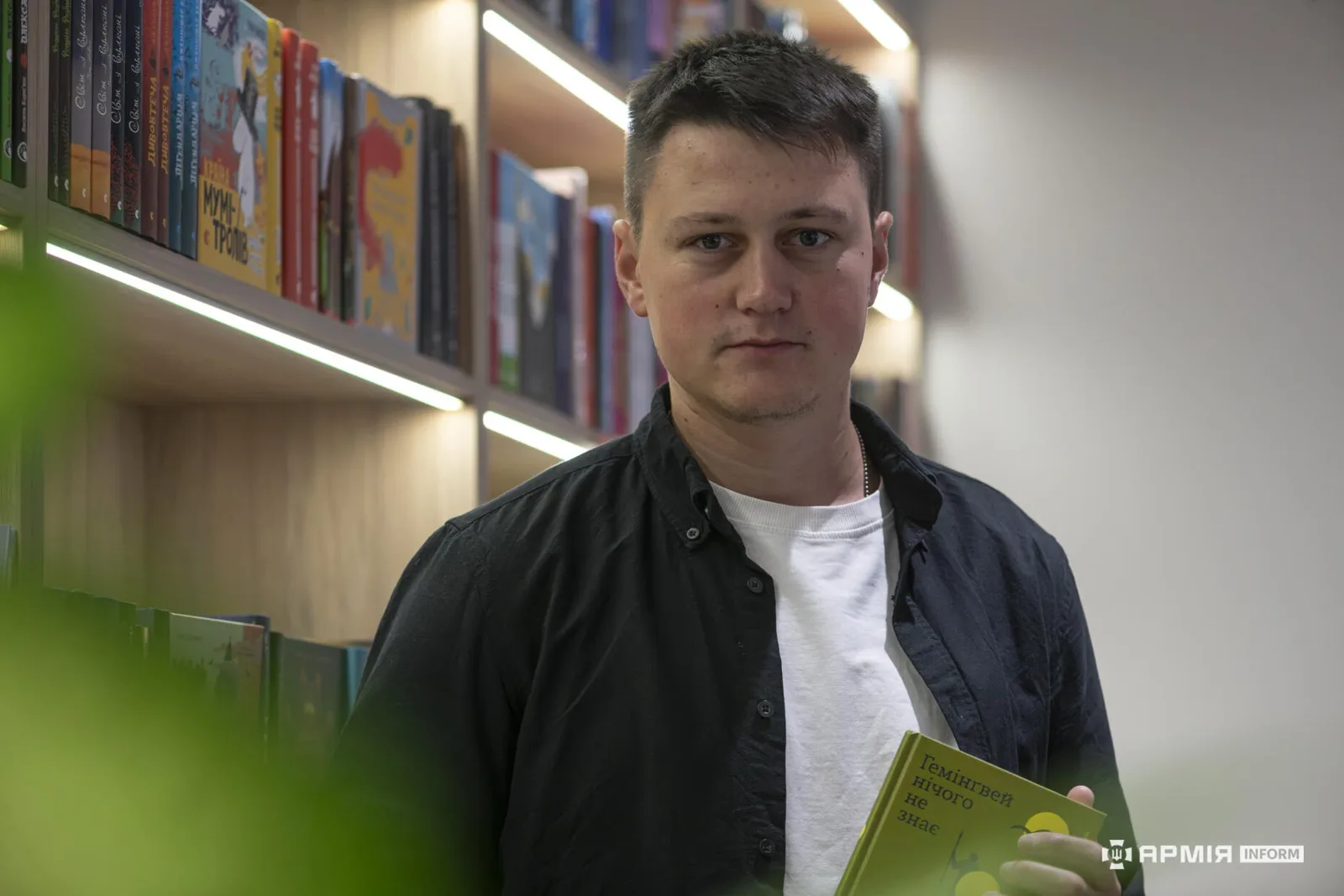 Письменник і воїн Артур Дронь: «В Україні триває війна, котра Гемінґвею чи Ремарку й не снилася»