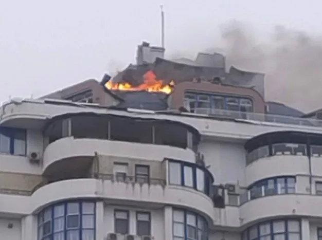 У густонаселеному районі Одеси багатоповерхівка постраждала від ворожої атаки